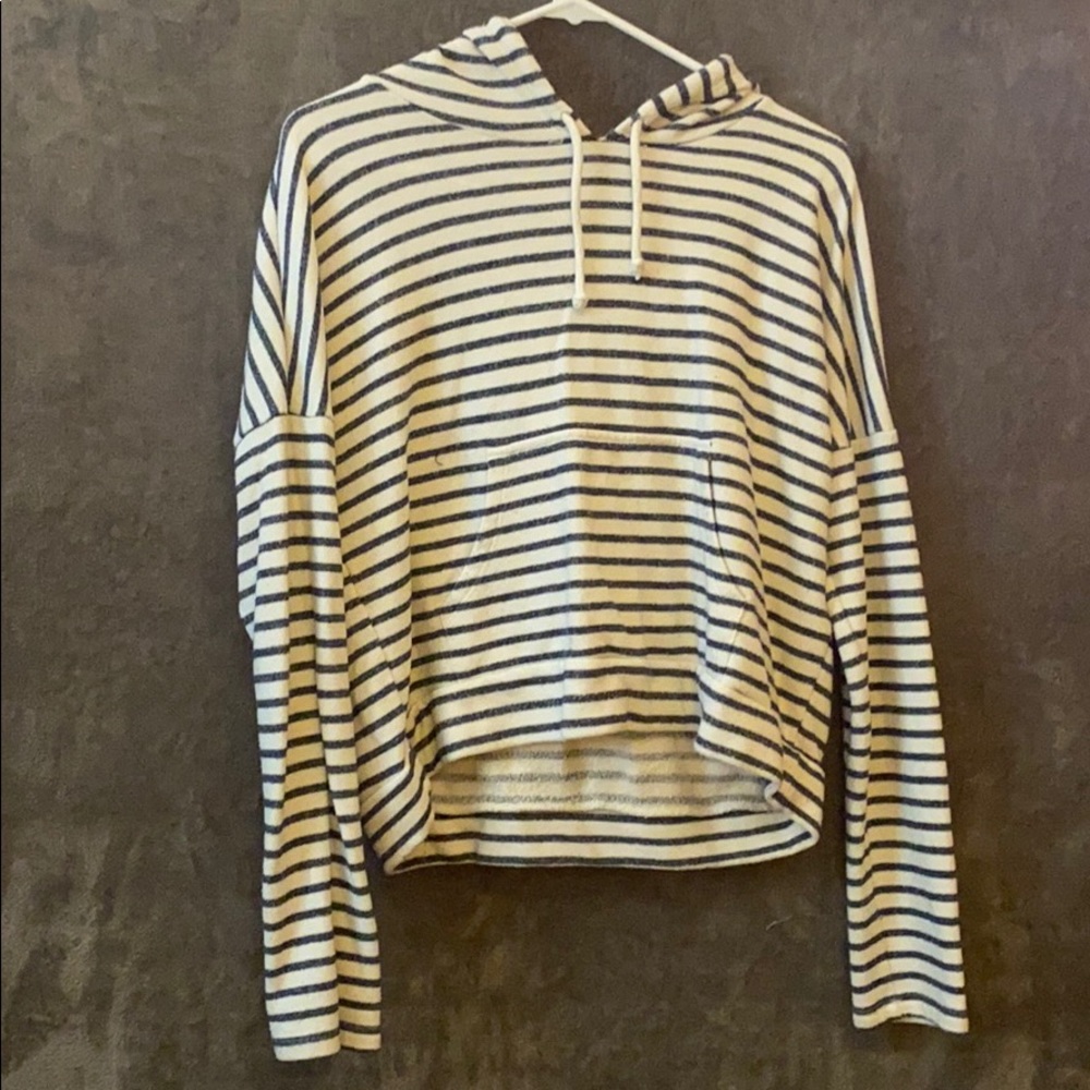 cropped hoodie